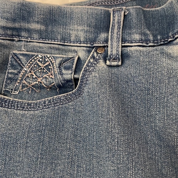 Gloria Vanderbilt All Around Slimming Jordyn Jeans 8 Petite - Picture 6 of 9